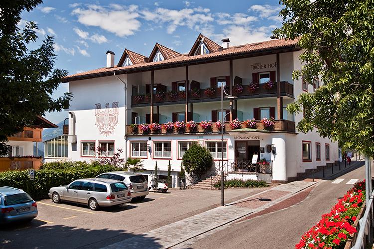 Restaurant & Hotel Tirolerhof in Dorf Tirol 2015 Restaurant & Hotel Tirolerhof in Dorf Tirol 2015