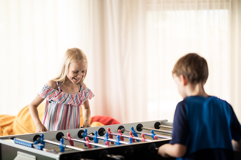 Tischfußball im Spielzimmer